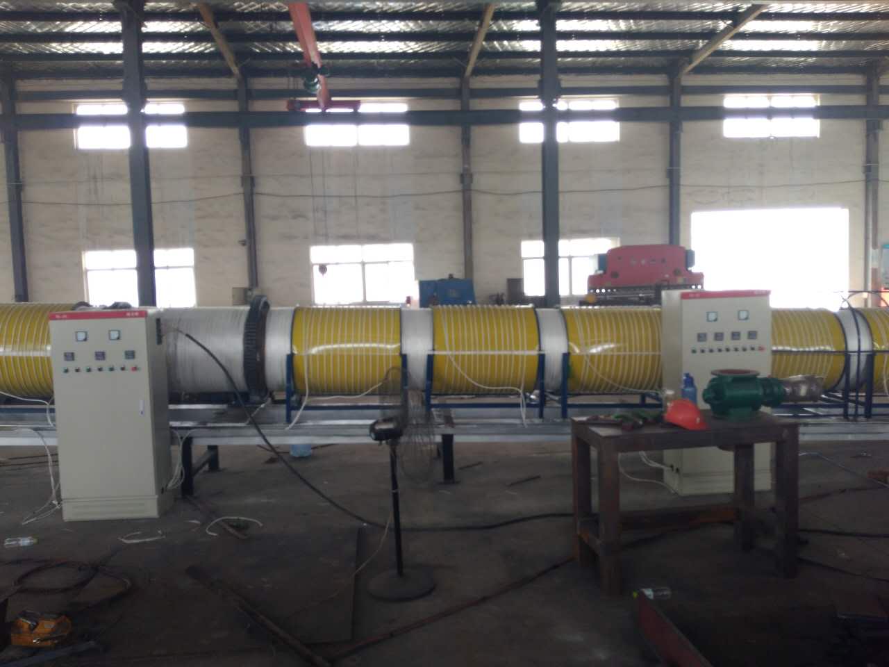1200型木粉顆粒滾筒烘干機(jī)電磁加熱器安裝實(shí)例